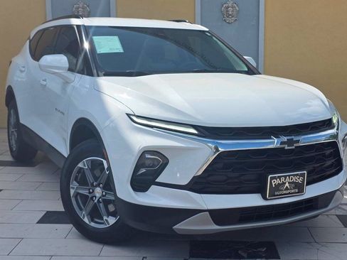 Used 2024 Chevrolet Blazer LT w/ Convenience Package AWD/4WD image 3