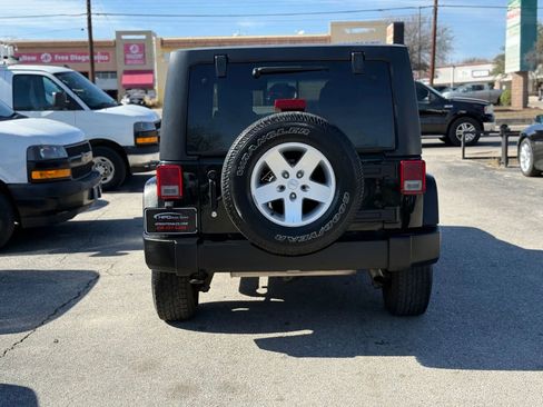 Used 2012 Jeep Wrangler Unlimited Sport AWD/4WD image 5