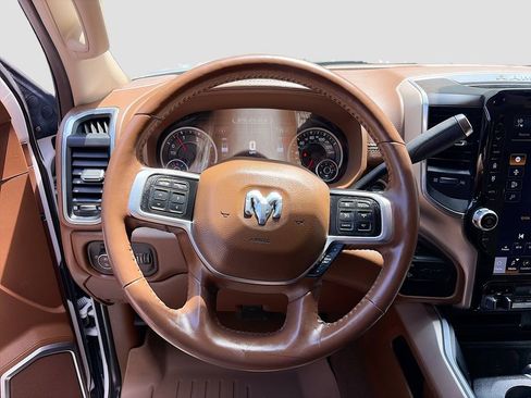 Used 2022 RAM 2500 Laramie AWD/4WD image 11