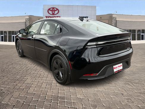 New 2026 Toyota Prius Plug-In Hybrid image 4