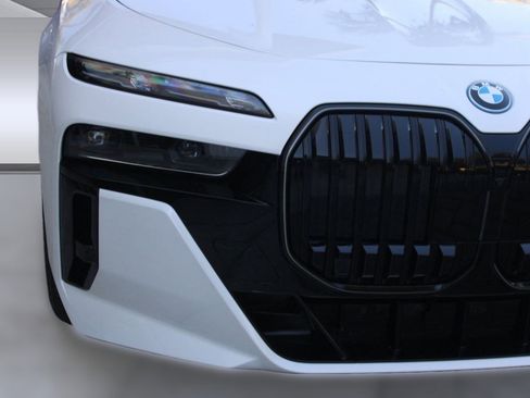 Used 2026 BMW i7 eDrive50 RWD image 11