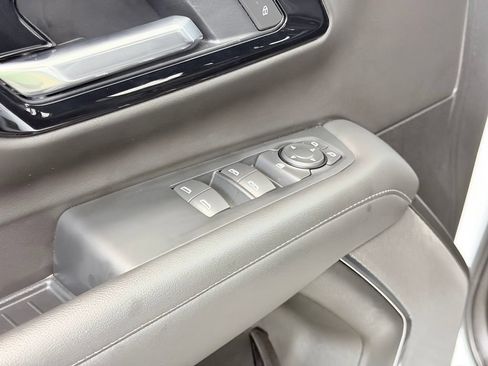 Used 2025 Chevrolet Suburban LS AWD/4WD image 10