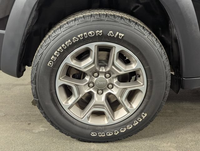 Used 2022 Jeep Cherokee Trailhawk AWD/4WD image 13