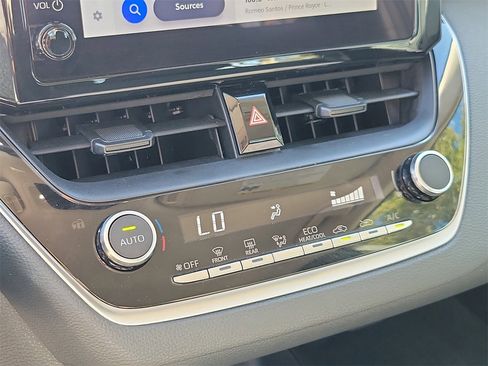 Used 2025 Toyota Corolla LE image 26