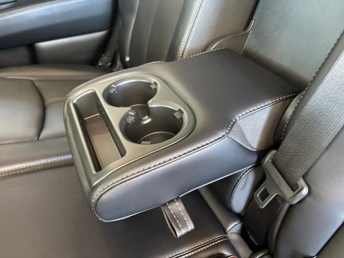 Used 2019 Nissan Pathfinder SL AWD/4WD image 31