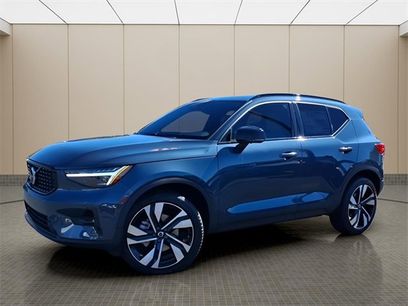 New 2026 Volvo XC40 B5 Ultra w/ Protection Package Premier