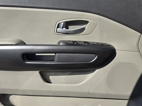 Used 2017 Kia Sedona LX w/ LX Essentials Premium Package image 22