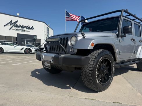Used 2014 Jeep Wrangler Unlimited Sahara AWD/4WD image 6