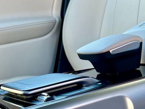 Certified 2022 Mercedes-Benz GLB 250 4MATIC image 30