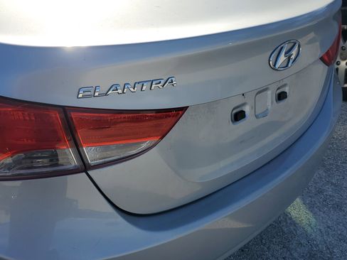Used 2013 Hyundai Elantra GLS w/ Preferred Pkg image 9