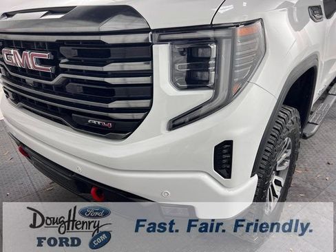 Used 2023 GMC Sierra 1500 AT4 w/ Technology Package image 10