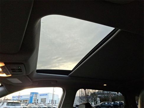 Used 2021 Nissan Rogue Platinum image 14