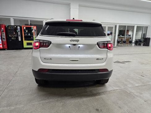 Certified 2022 Jeep Compass Latitude image 5