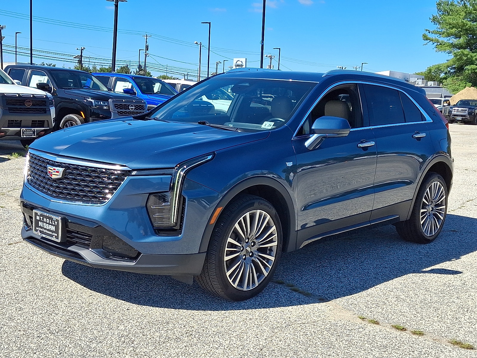 Used 2024 Cadillac XT4 Premium Luxury AWD/4WD image 3