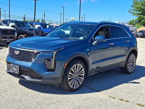 Used 2024 Cadillac XT4 Premium Luxury AWD/4WD image 3