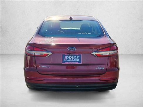 Used 2019 Ford Fusion SE image 6