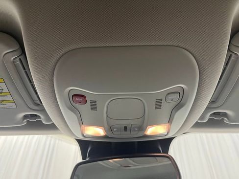 Used 2022 Jeep Renegade Trailhawk image 18