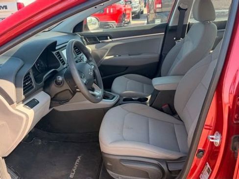 Used 2019 Hyundai Elantra SE FWD image 11