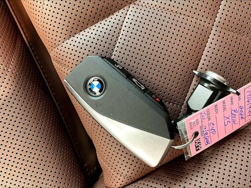 Used 2026 BMW X5 xDrive40i w/ M Sport Package AWD/4WD image 14