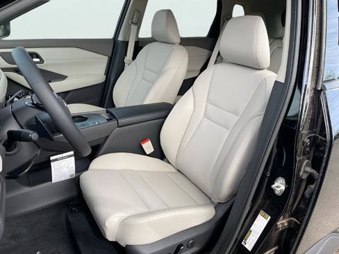 Certified 2025 Nissan Rogue SL FWD image 13