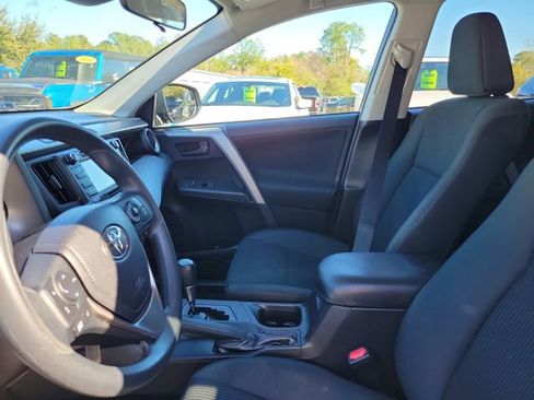 Used 2018 Toyota RAV4 LE image 11