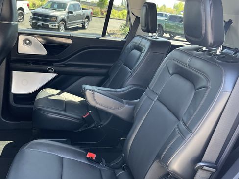 Used 2025 Lincoln Aviator Reserve w/ Luxury Package AWD/4WD image 11
