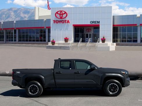 New 2026 Toyota Tacoma TRD Off-Road AWD/4WD image 3