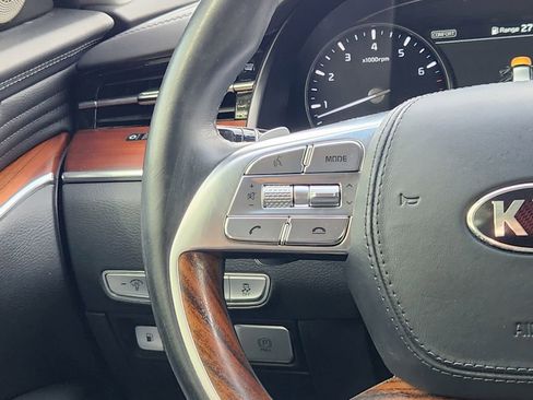 Used 2019 Kia K900 Luxury image 28