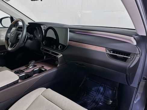 Used 2025 Lexus RX 350 w/ Convenience Package image 30