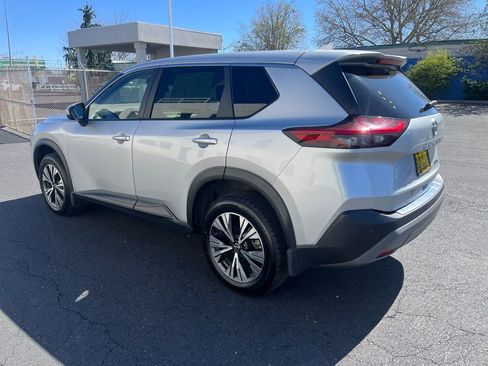 Used 2023 Nissan Rogue SV AWD/4WD image 6