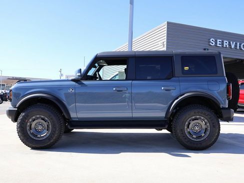 New 2025 Ford Bronco Outer Banks w/ Sasquatch Package image 2