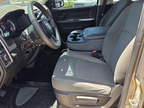 Used 2014 RAM 2500 Tradesman w/ Chrome Appearance Group RWD image 4