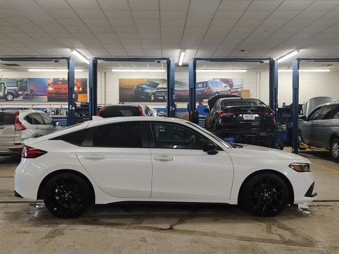 Used 2023 Honda Civic Sport image 28