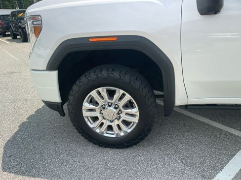 Used 2022 GMC Sierra 2500 Denali w/ Technology Package AWD/4WD image 9