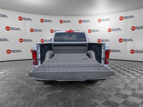 New 2026 RAM 2500 Big Horn AWD/4WD image 29