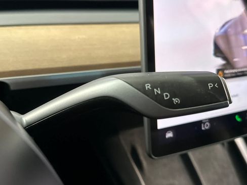 Used 2024 Tesla Model Y Long Range AWD/4WD image 27