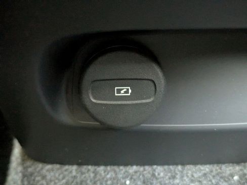 New 2026 Volvo XC40 B5 Core AWD/4WD image 16