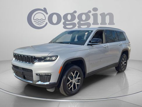 Used 2025 Jeep Grand Cherokee L Limited AWD/4WD image 1