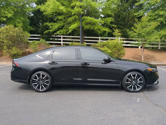 Used 2025 Honda Accord Touring image 3