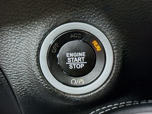 Used 2023 Dodge Challenger SXT image 21