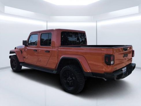 Used 2025 Jeep Gladiator Sport AWD/4WD image 5