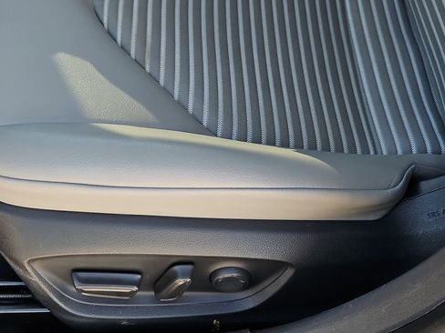 Used 2023 Toyota Camry SE image 20