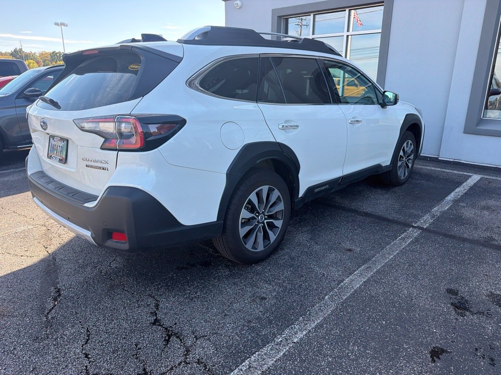 Used 2025 Subaru Outback Touring XT AWD/4WD image 3