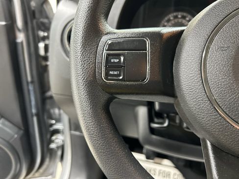 Used 2016 Jeep Patriot Sport image 15