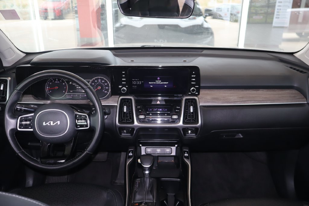Used 2022 Kia Sorento S w/ Panoramic Sunroof Package AWD/4WD image 39