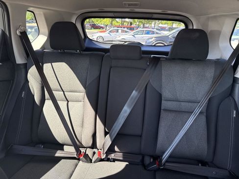 Used 2025 Nissan Rogue SV FWD image 16