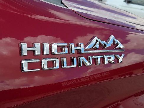 Used 2025 Chevrolet Silverado 1500 High Country AWD/4WD image 9