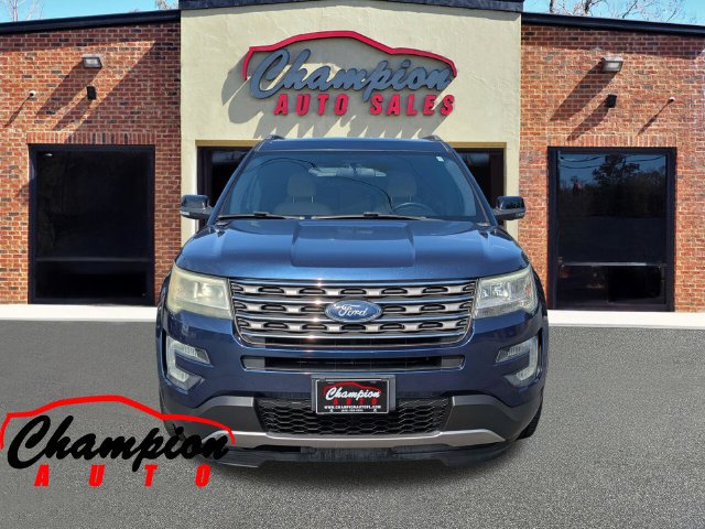 Used 2017 Ford Explorer XLT FWD image 10