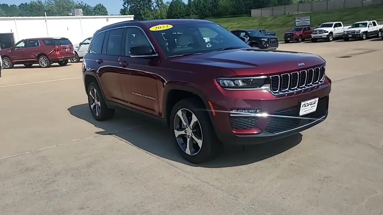 Used 2023 Jeep Grand Cherokee Limited AWD/4WD image 2