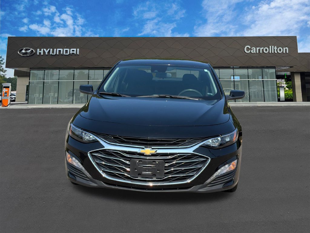 Used 2025 Chevrolet Malibu LT FWD image 2